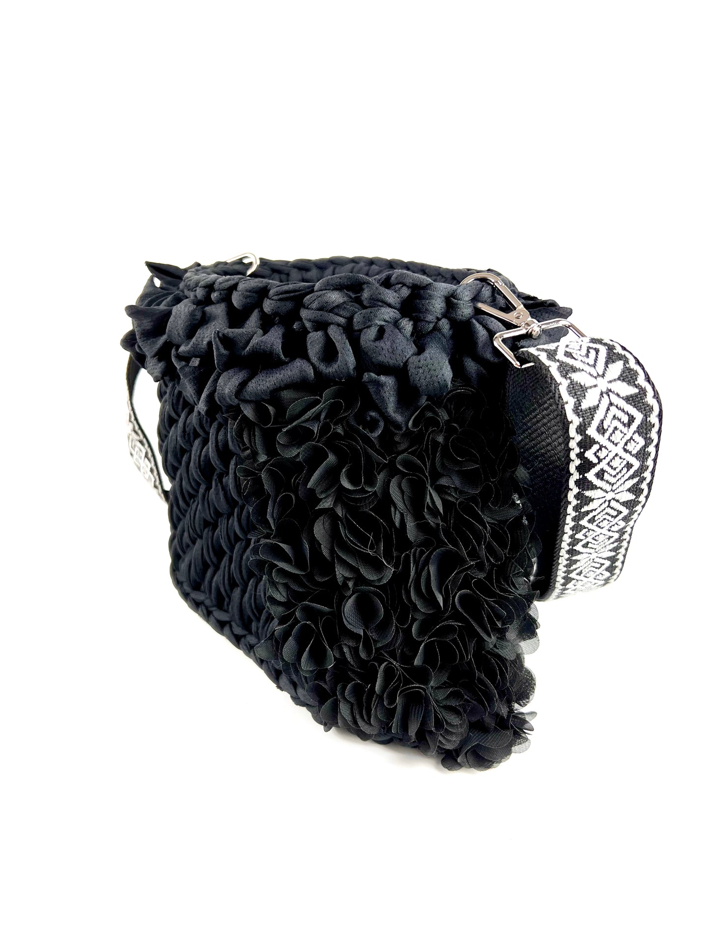 Borsa nera crochet fiori tracolla